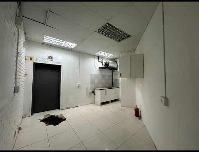 164M² RETAIL TO LET IN CLAREMONT